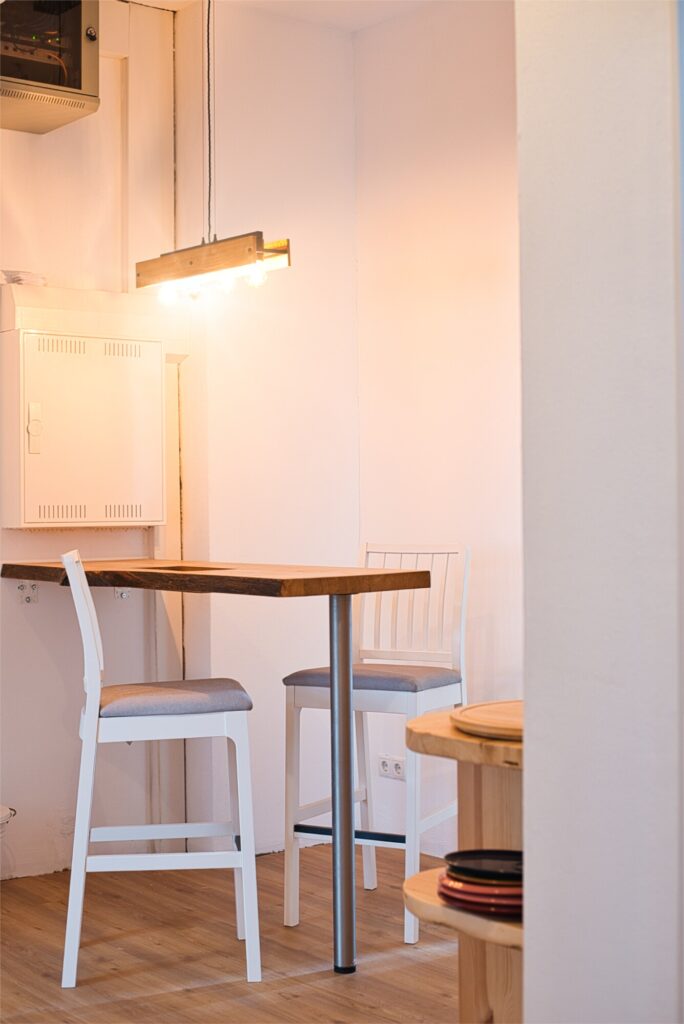 Die Teeküche mit Aufenthaltsraum. Hier trifft sich die Community im Coworking Space Magdeburg